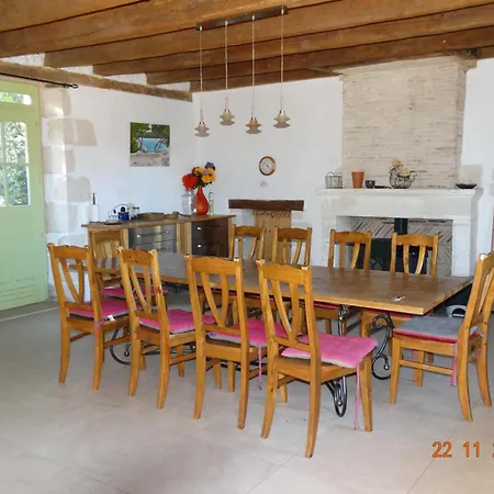 Domaine De La Maison D'aum Dom wakacyjny Bourrou