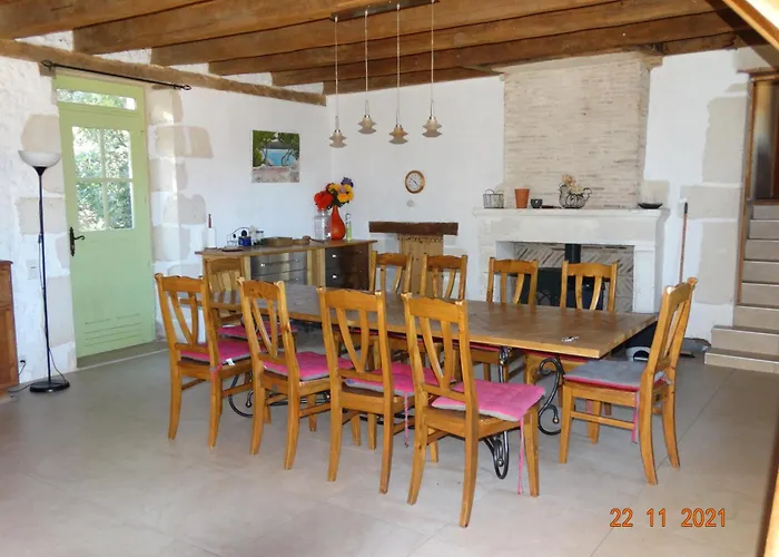 Domaine De La Maison D'aum Σπίτι διακοπών Bourrou